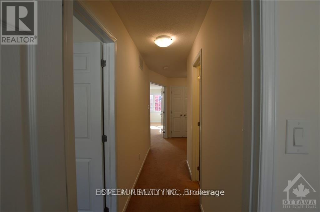 567 ASHBOURNE CRESCENT - 11