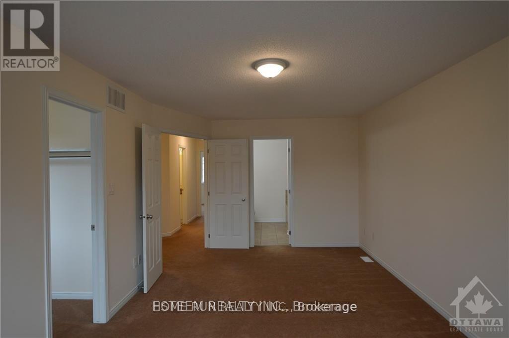 567 ASHBOURNE CRESCENT - 12