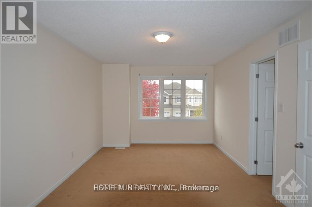 567 ASHBOURNE CRESCENT - 13