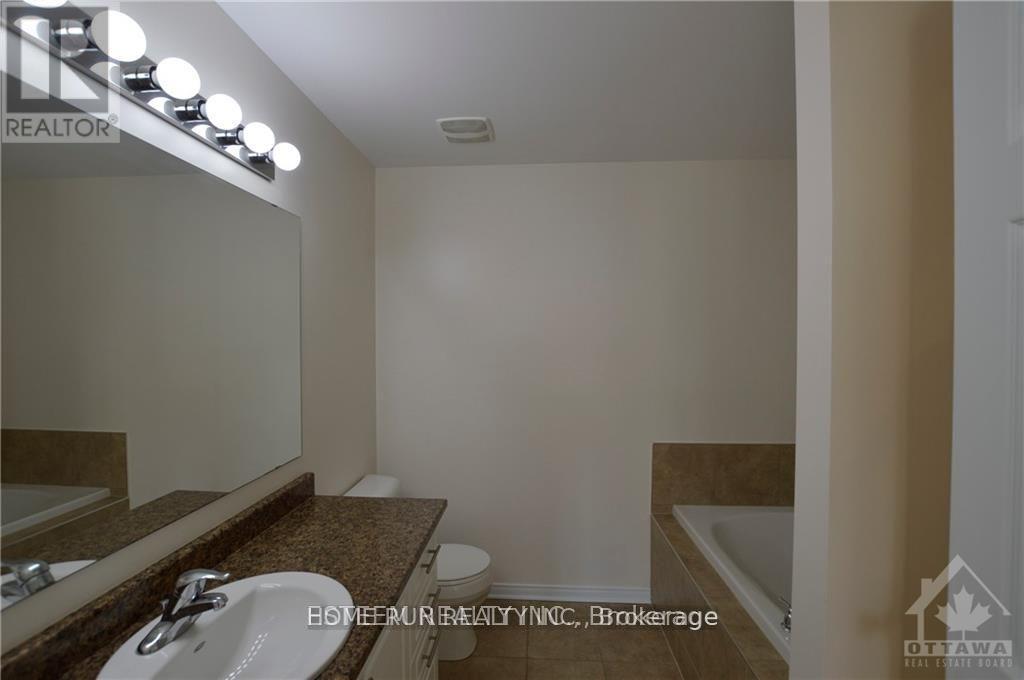 567 ASHBOURNE CRESCENT - 16