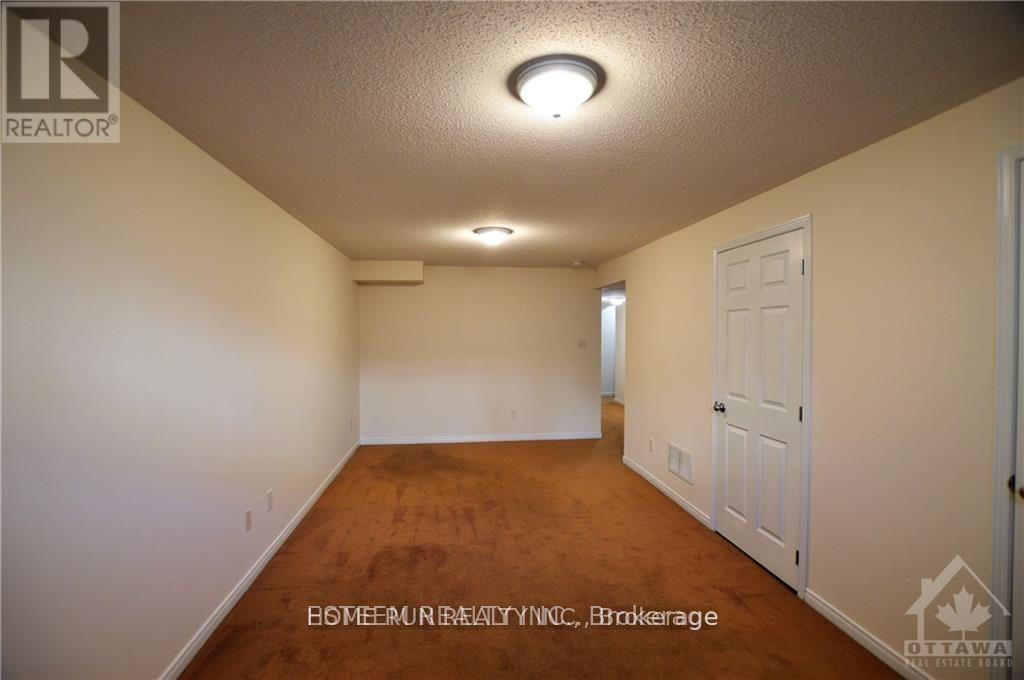 567 ASHBOURNE CRESCENT - 19