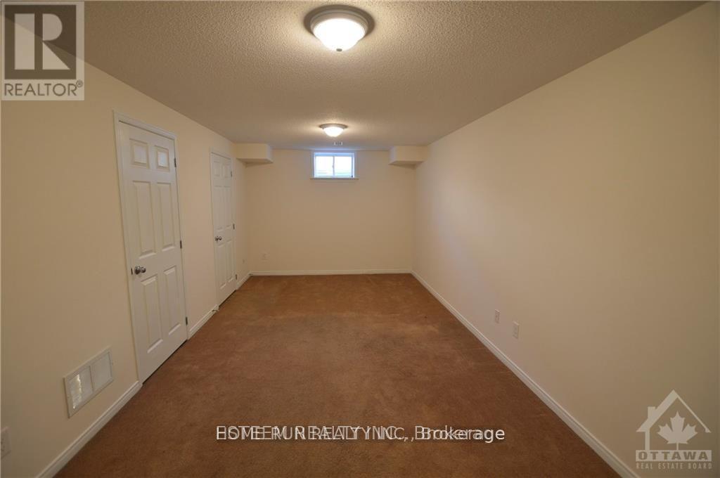 567 ASHBOURNE CRESCENT - 20