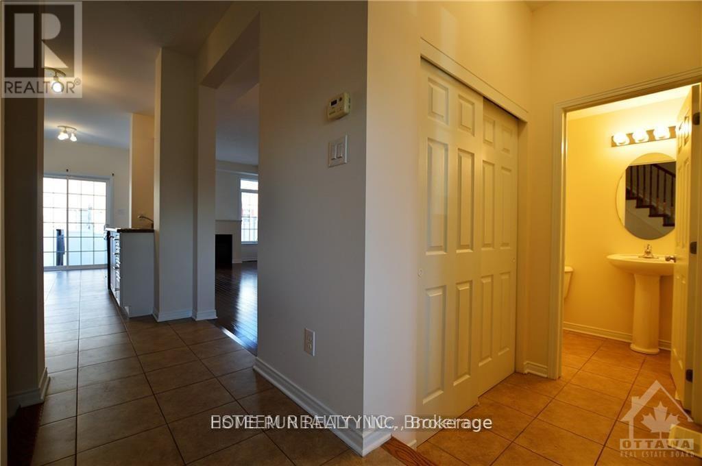 567 ASHBOURNE CRESCENT - 3