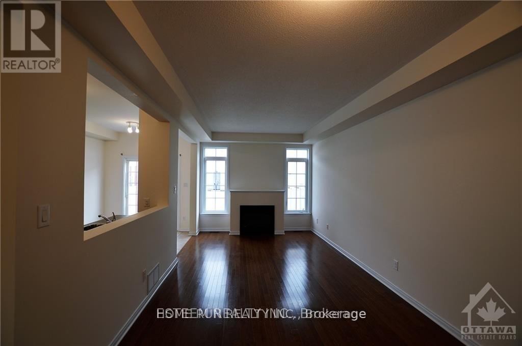567 ASHBOURNE CRESCENT - 5
