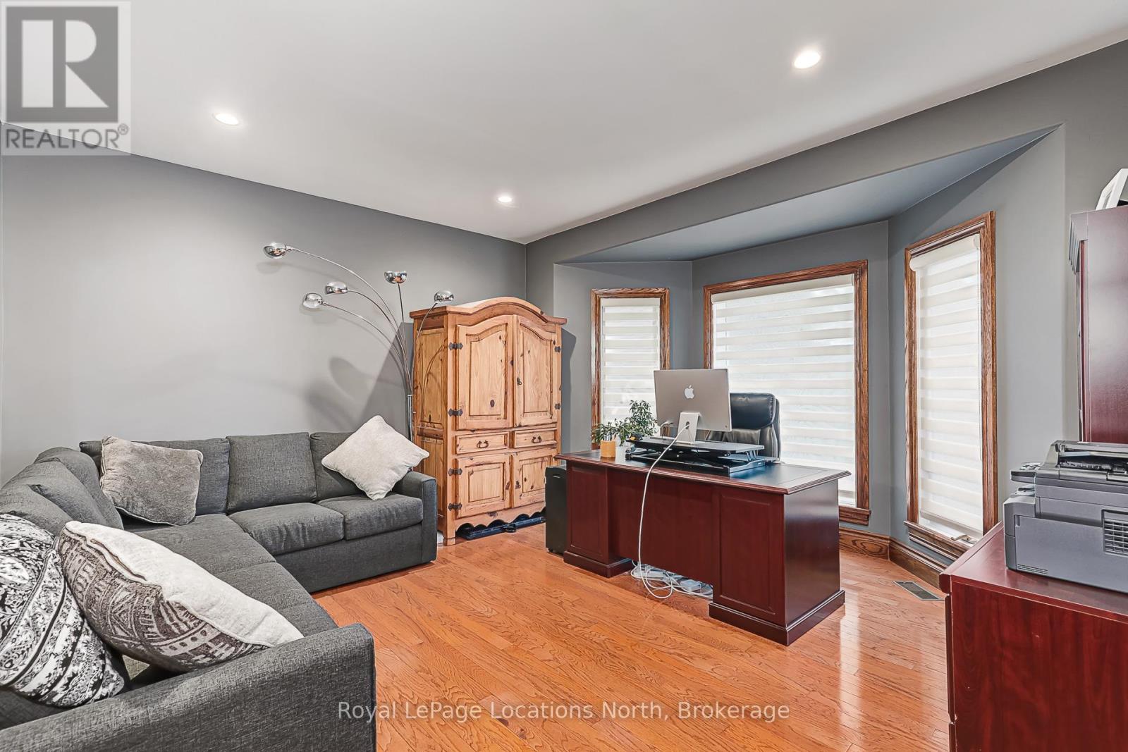 44 BLACKBURN AVENUE - 10