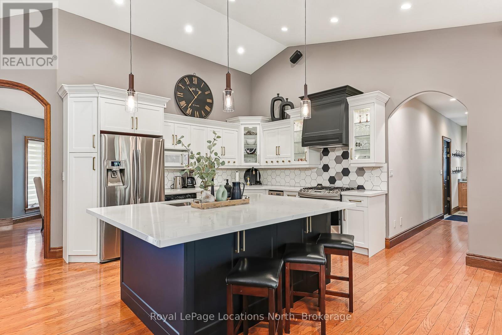 44 BLACKBURN AVENUE - 18