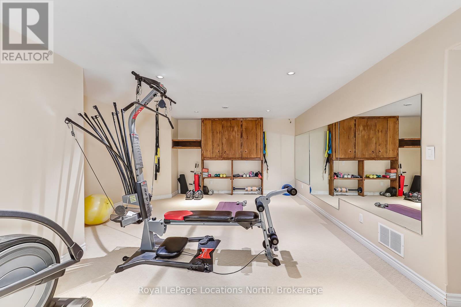 44 BLACKBURN AVENUE - 24