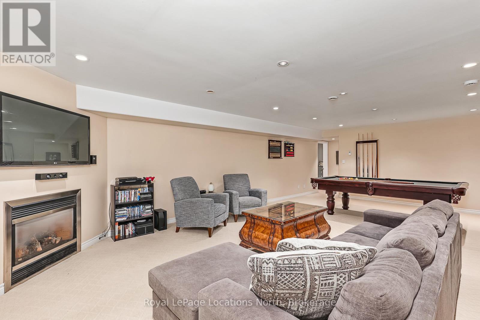44 BLACKBURN AVENUE - 26