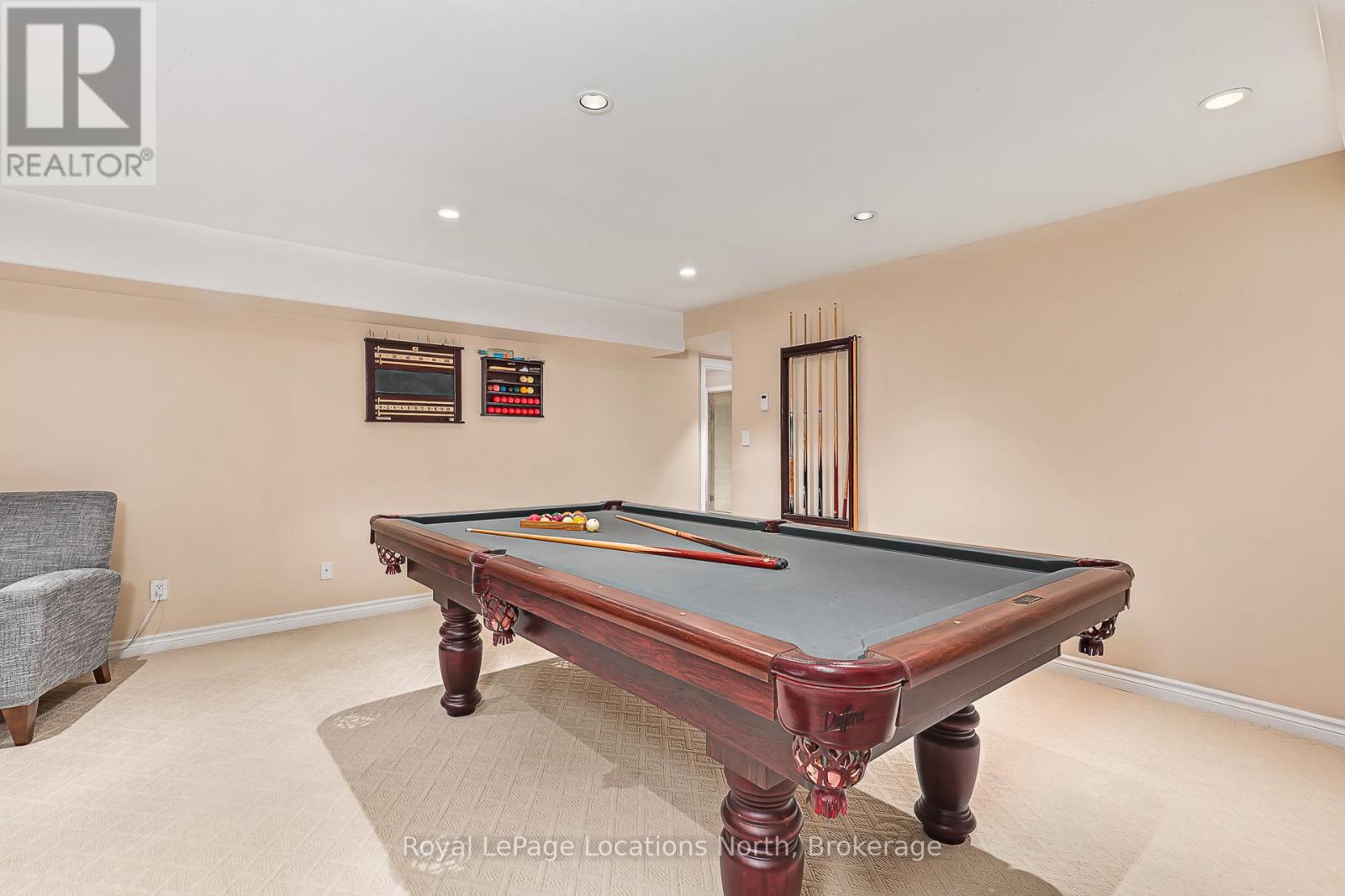 44 BLACKBURN AVENUE - 27
