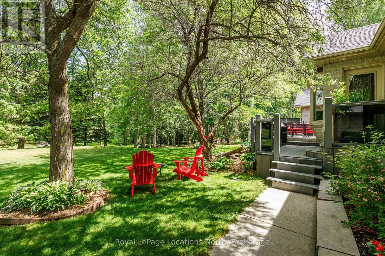 44 BLACKBURN AVENUE - 32