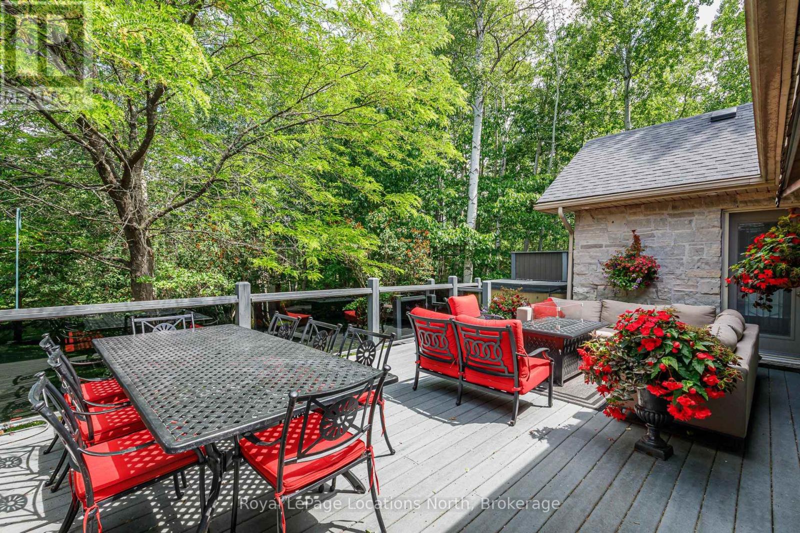 44 BLACKBURN AVENUE - 33