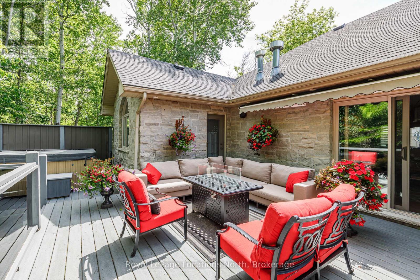 44 BLACKBURN AVENUE - 34