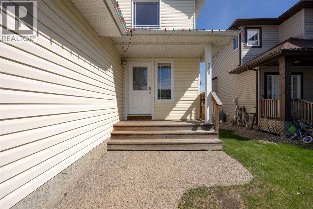 388 Fireweed Crescent - photo 2