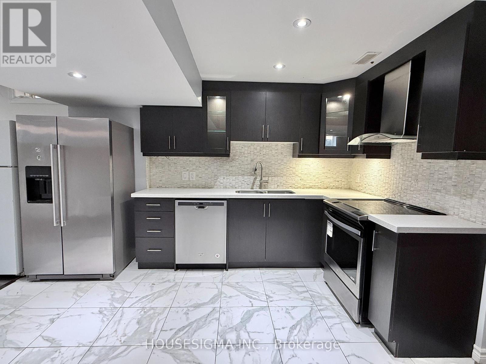50 VICTORIAVILLE ROAD - 41
