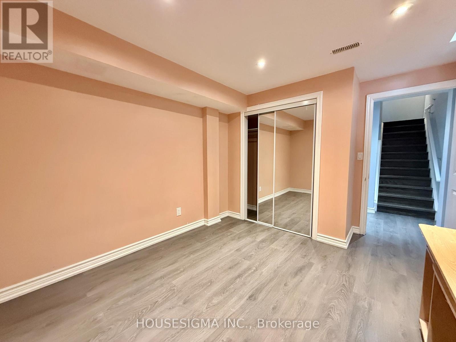 50 VICTORIAVILLE ROAD - 45