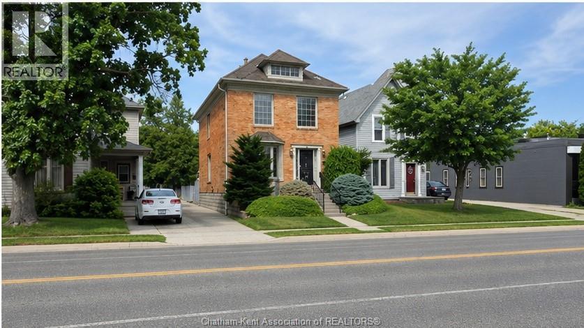 257 ST. CLAIR STREET, Chatham — photo 2