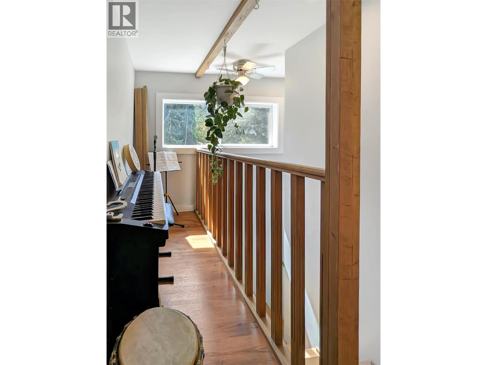 602 Slocan Street - 32