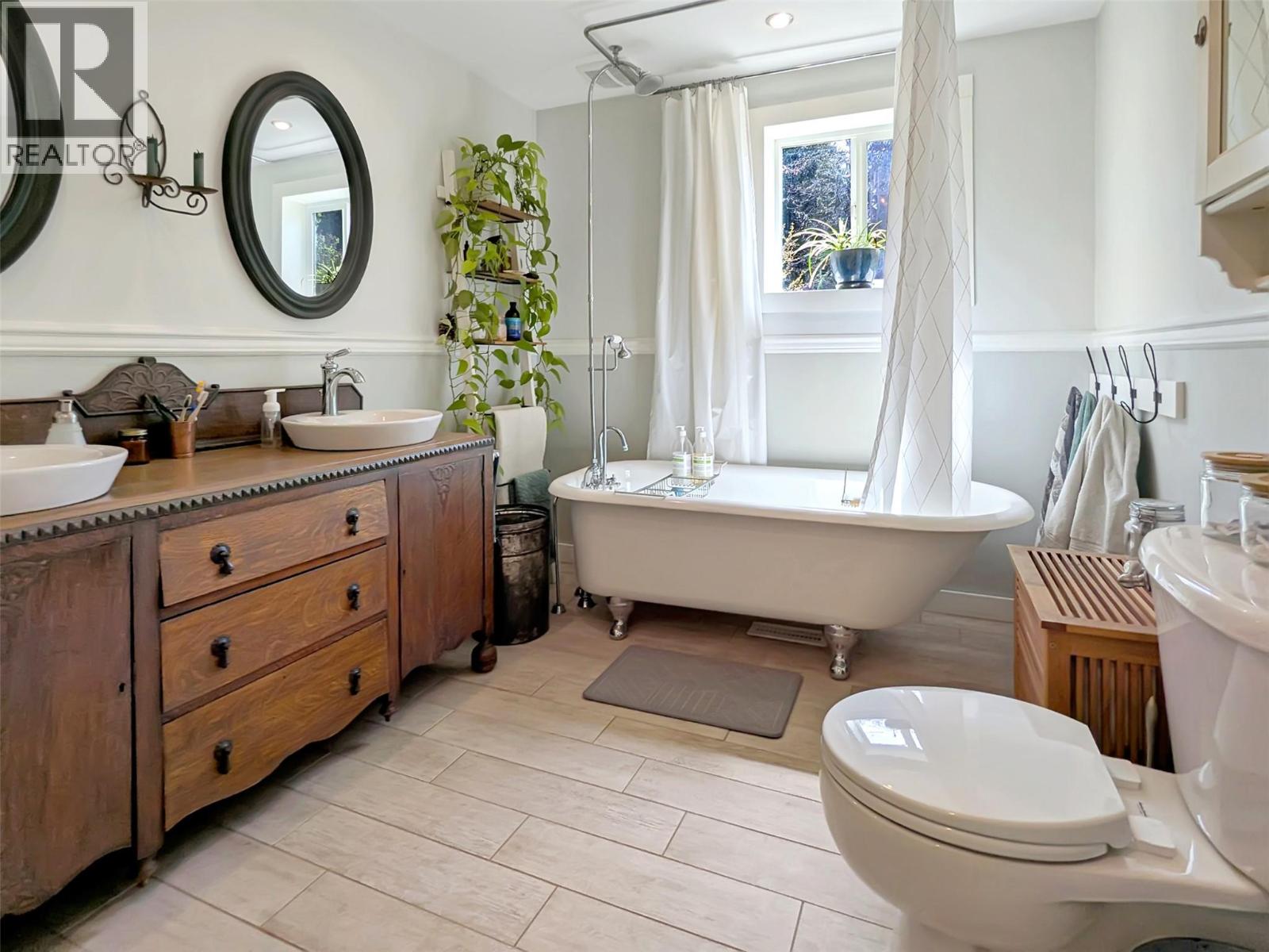 602 Slocan Street - Image 21