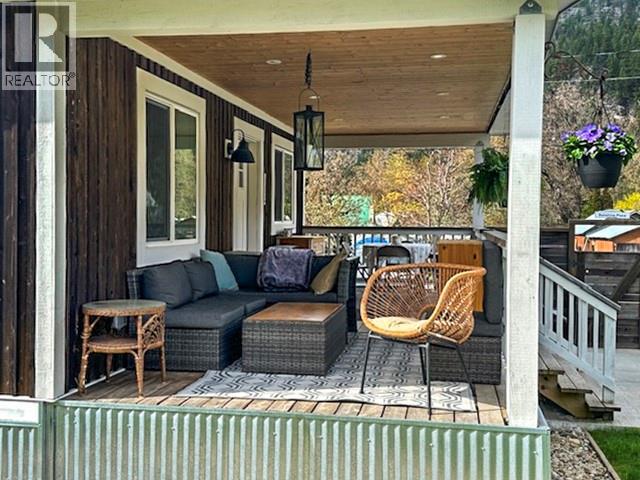 602 Slocan Street - Image 35