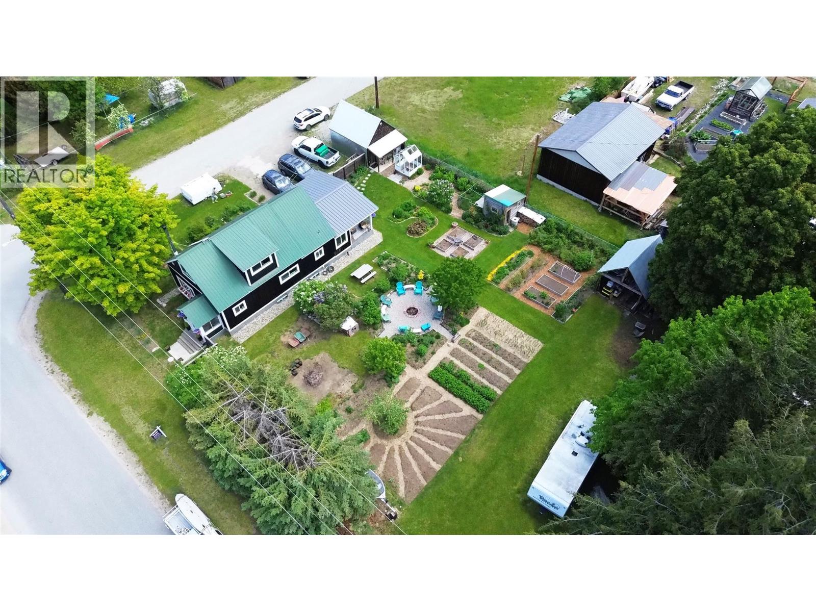 602 Slocan Street - 42