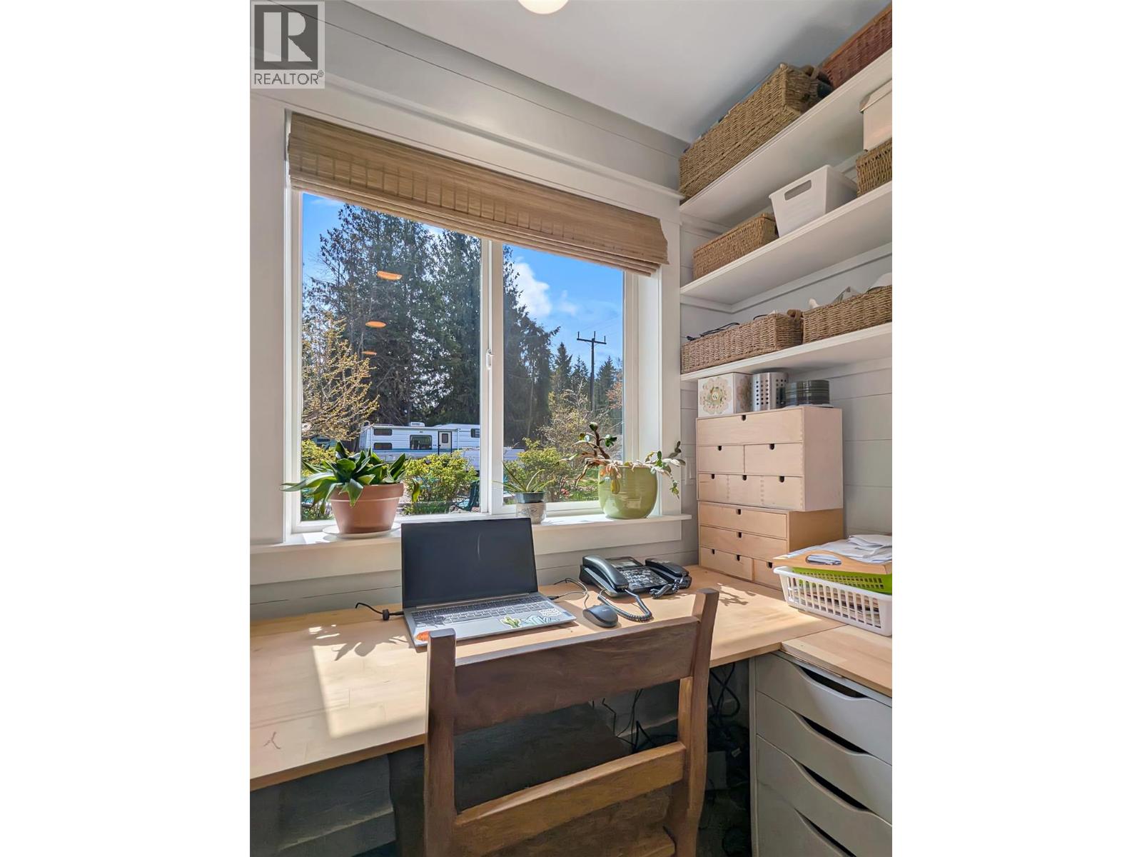 602 Slocan Street - 22