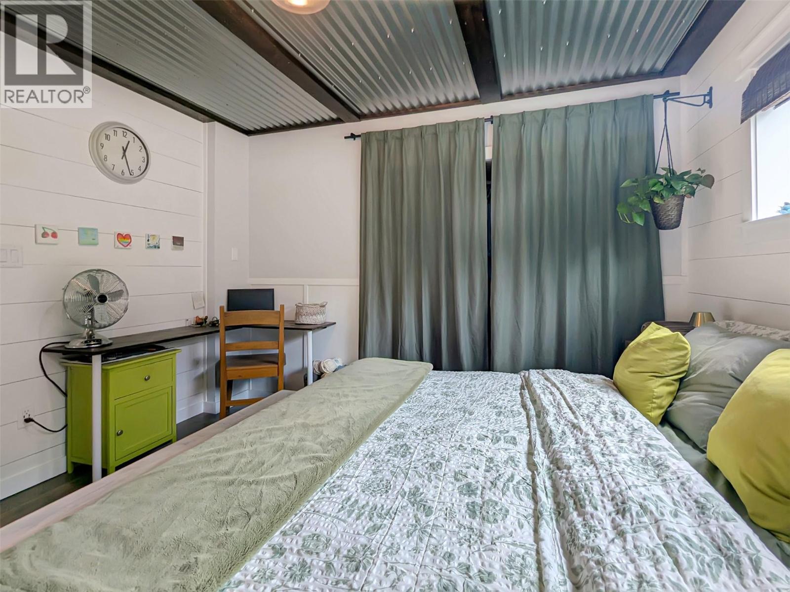 602 Slocan Street - Image 25