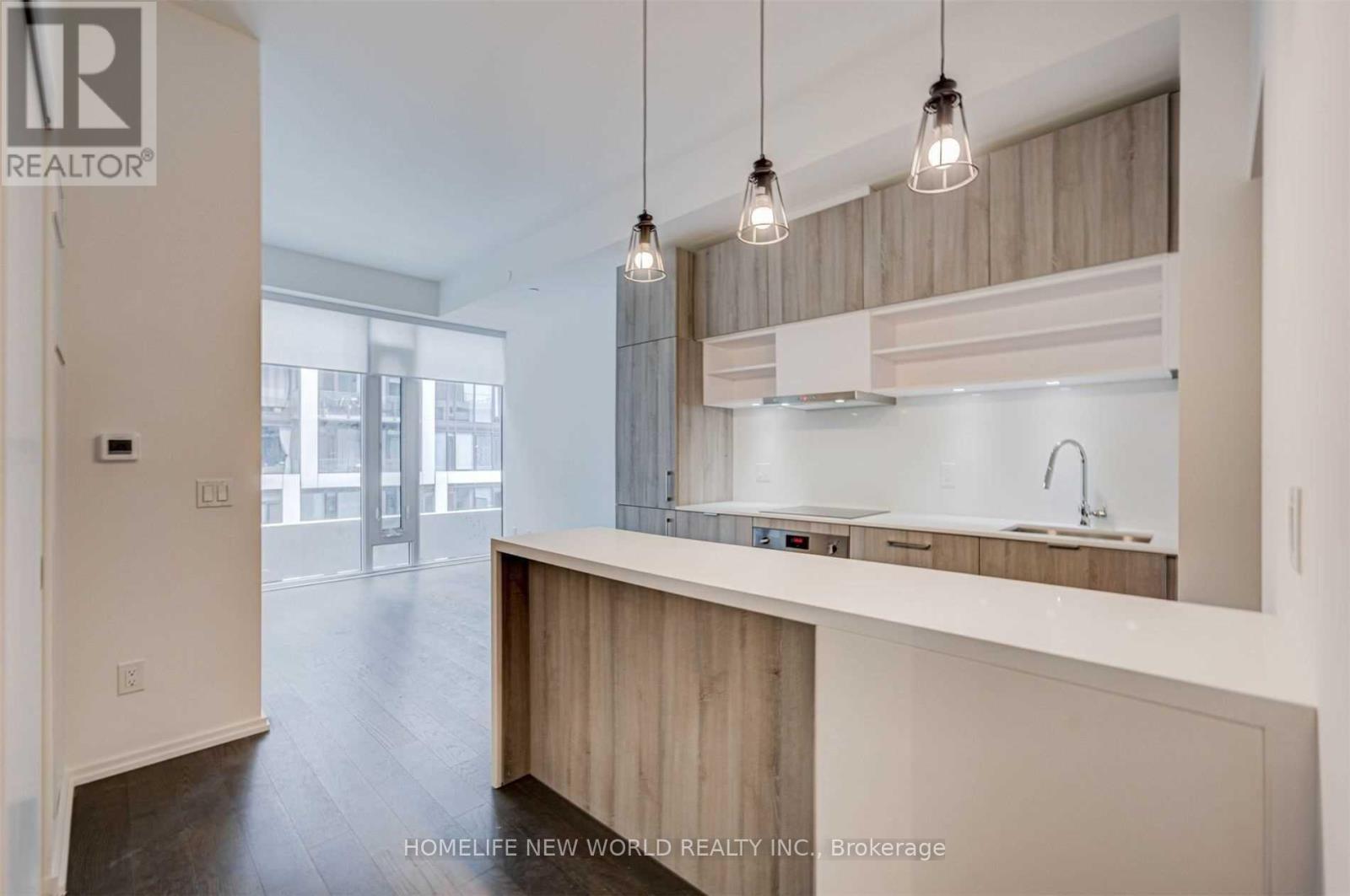 #1037 8 HILLSDALE AVENUE - 6
