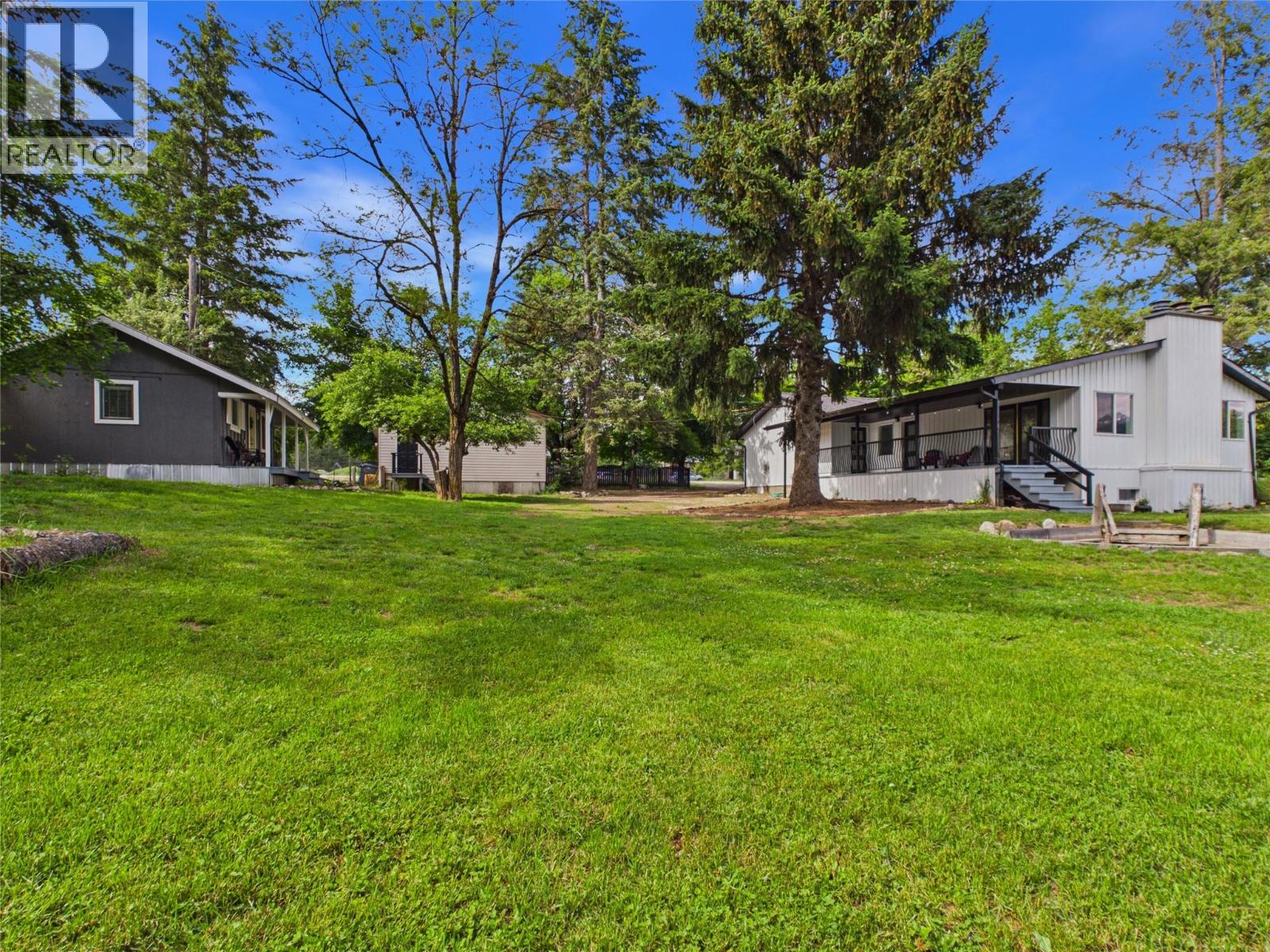 3718 Krestova Road - 3