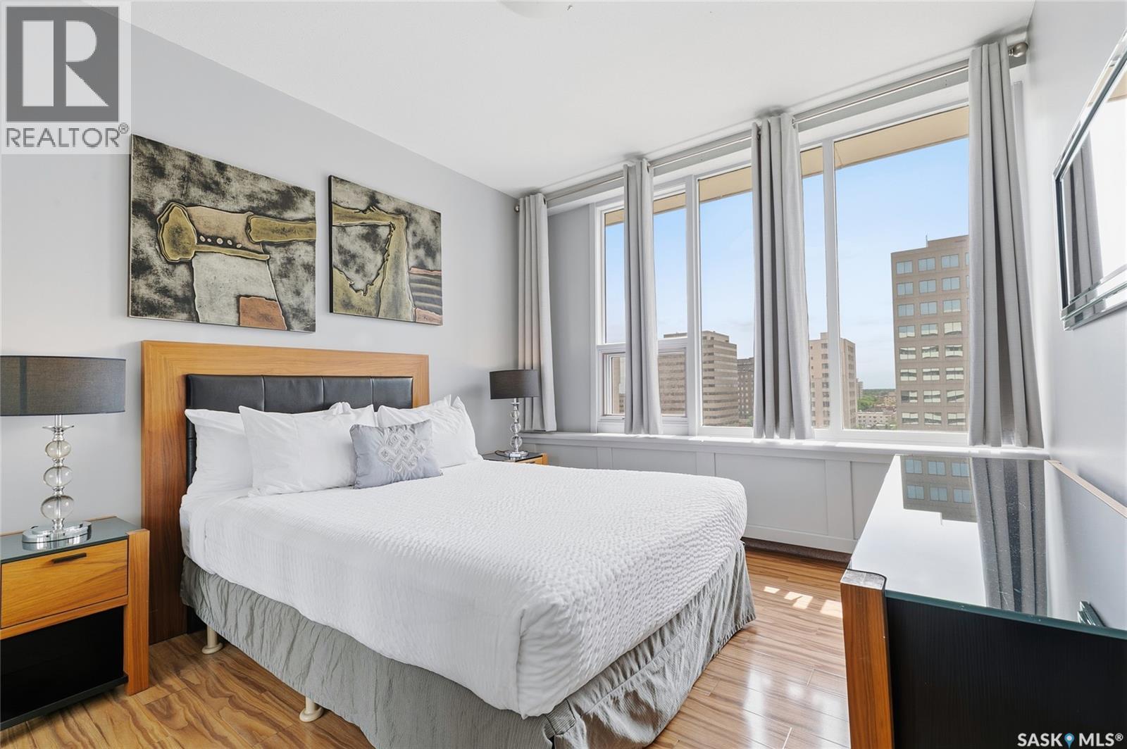 #805 1867 Hamilton STREET - 18