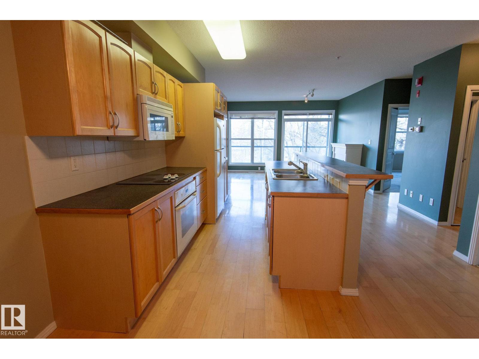 #412 11039 83 AV NW - 18
