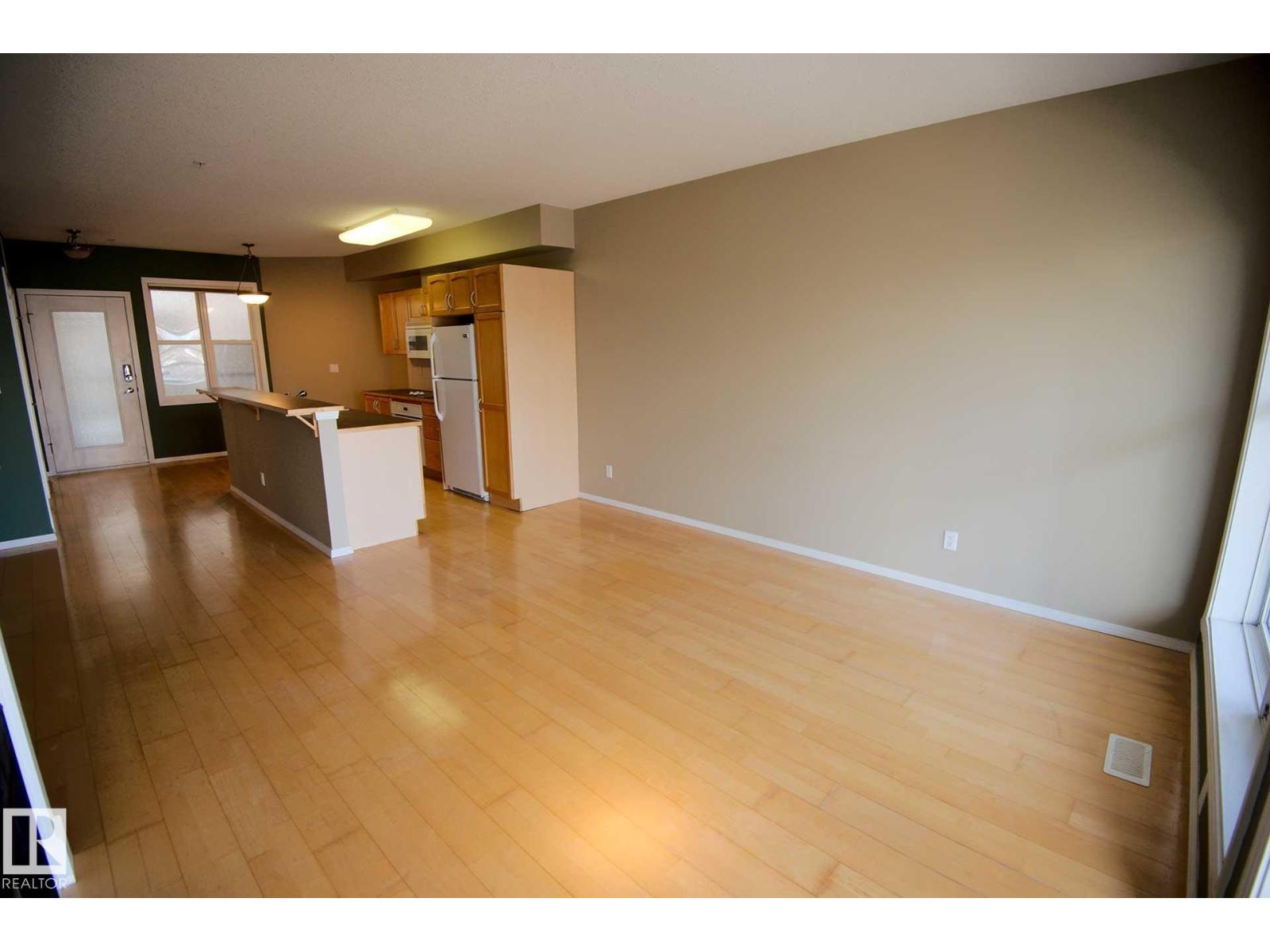 #412 11039 83 AV NW - 4