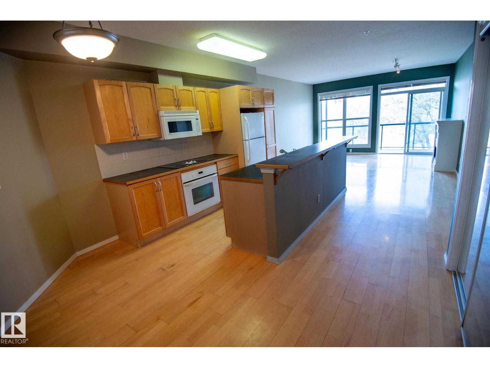 #412 11039 83 AV NW - 5