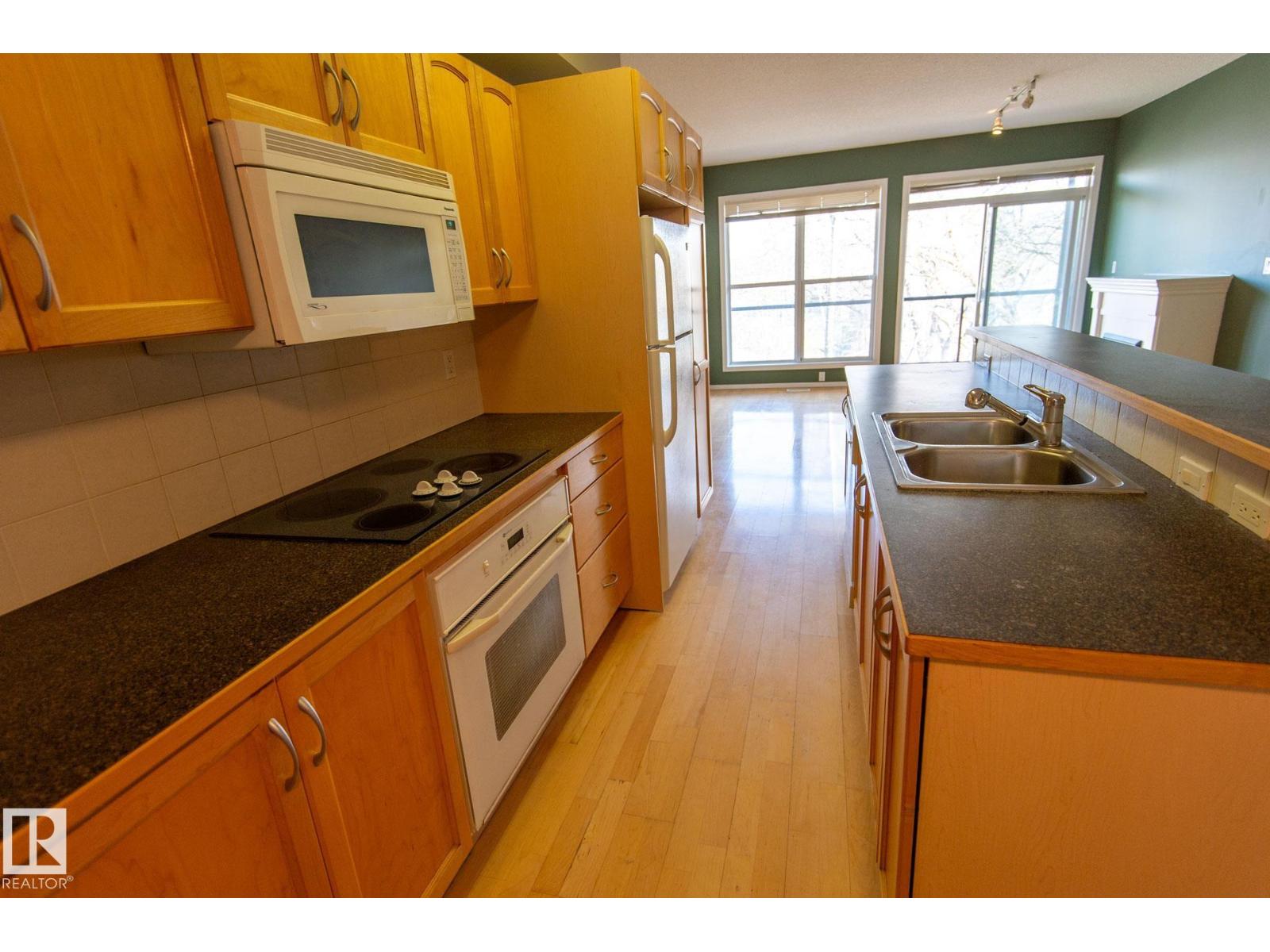 #412 11039 83 AV NW - 6