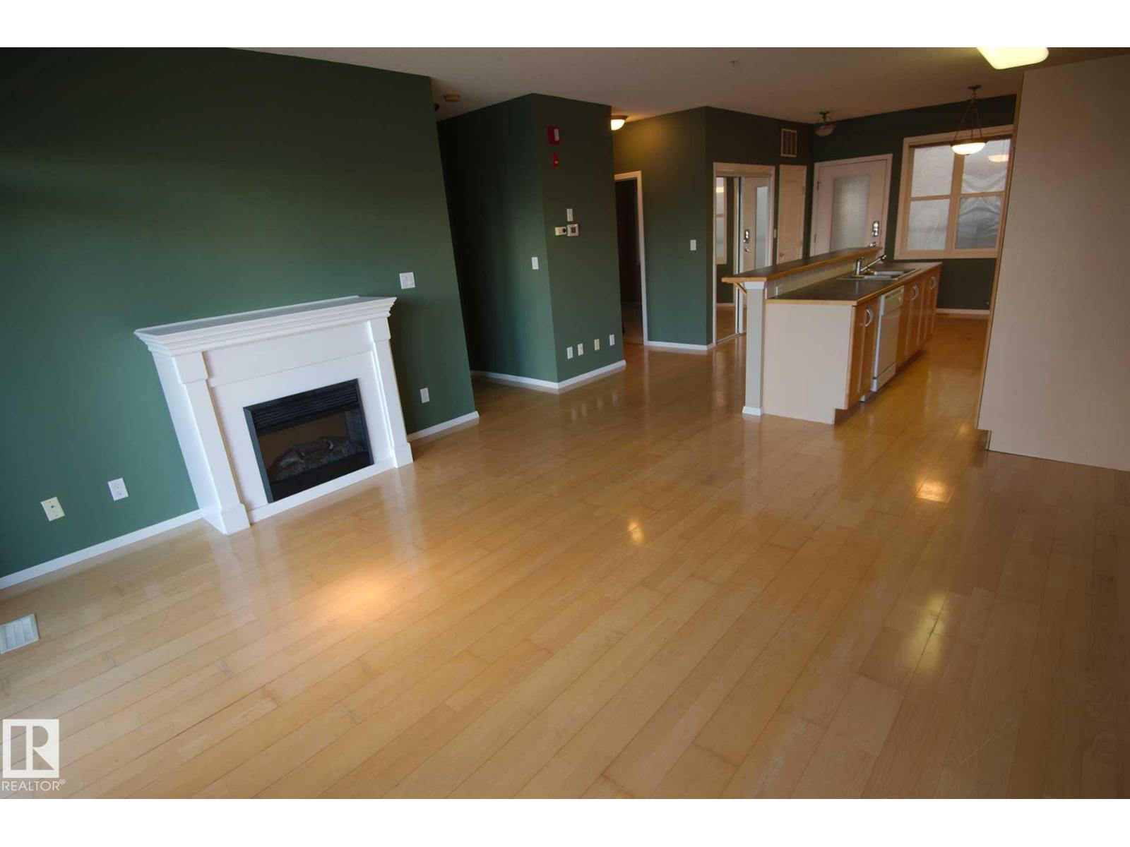 #412 11039 83 AV NW - 8