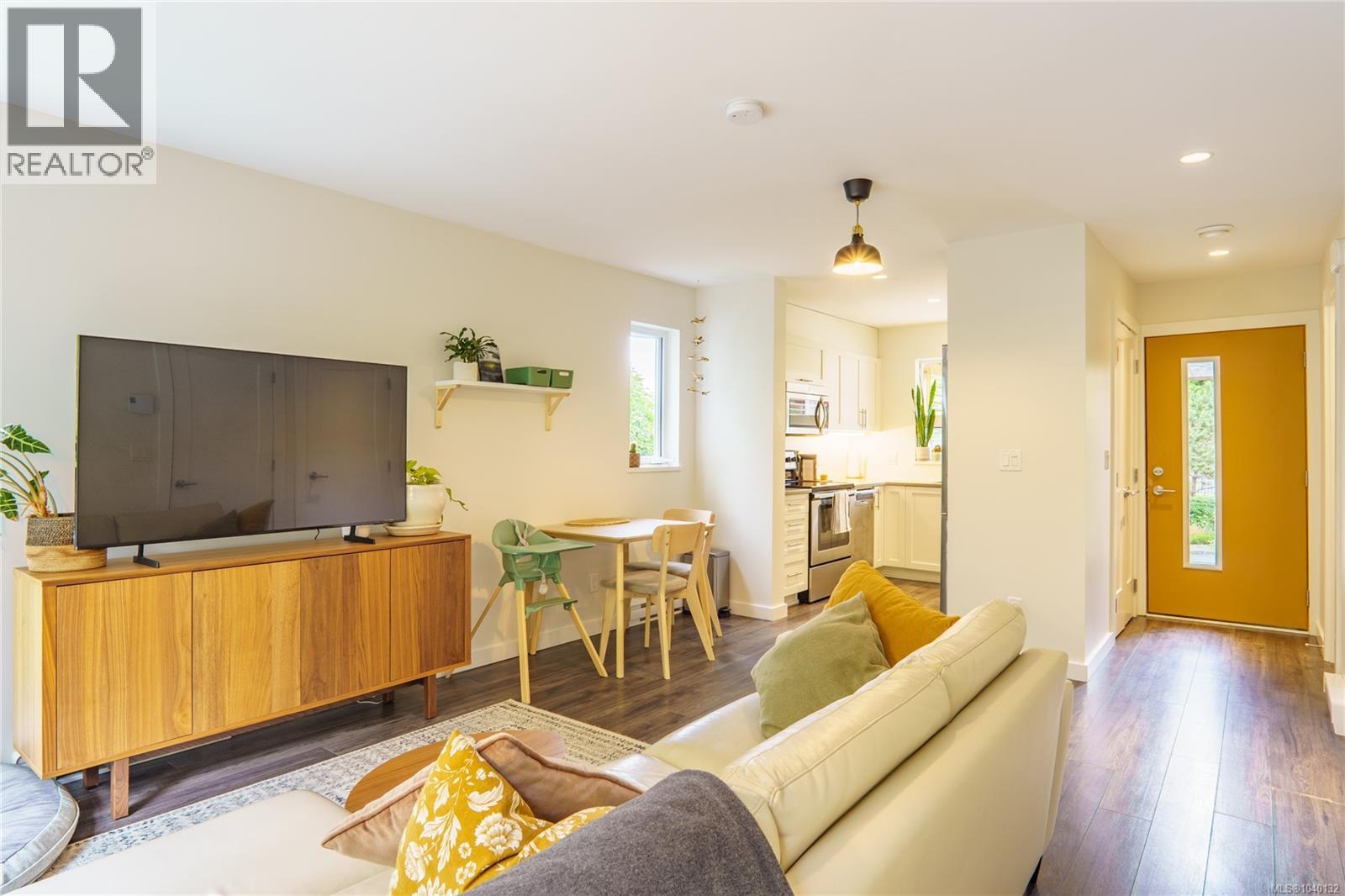 #122 605 Gibson St - 6