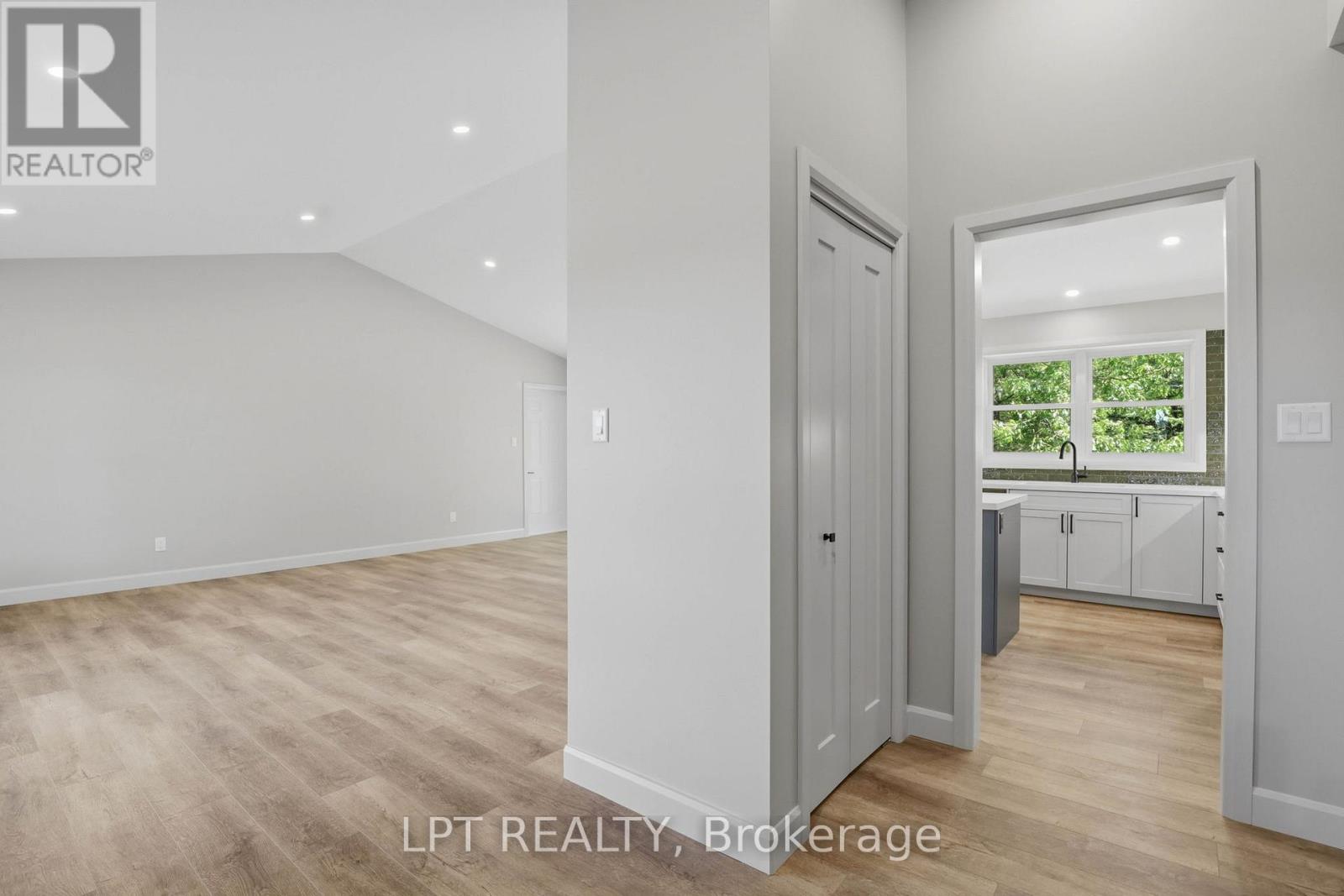 2523 TRILLIUM DRIVE - 10