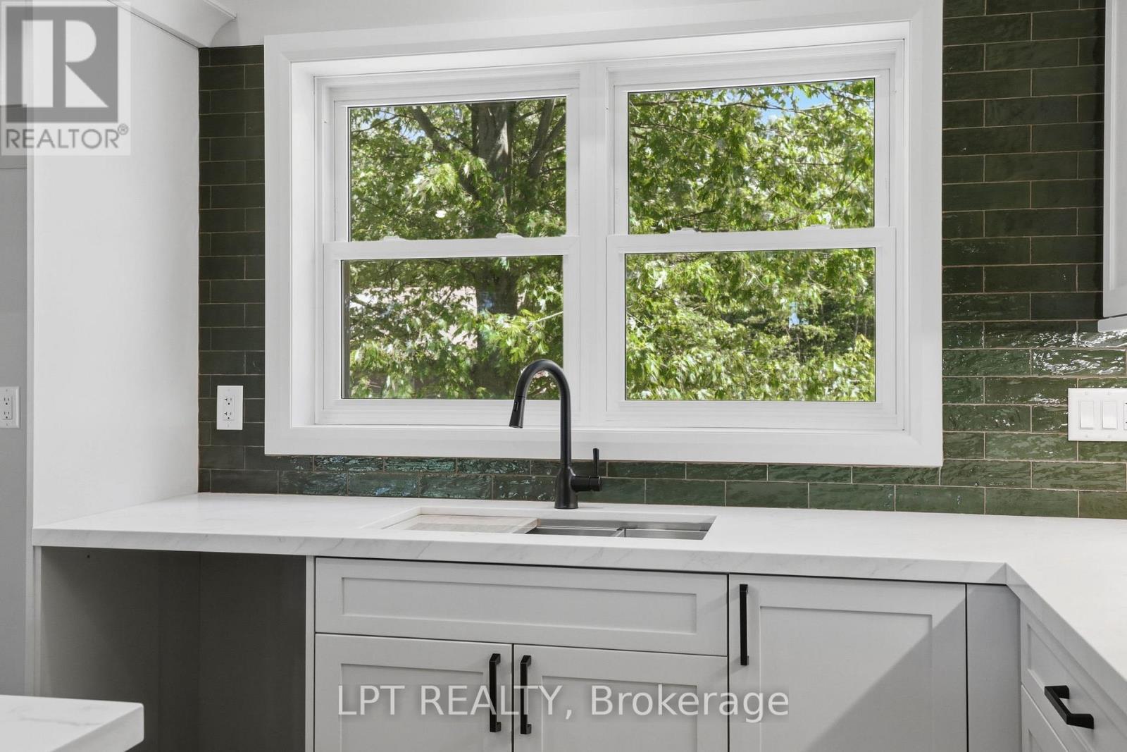 2523 TRILLIUM DRIVE - 21