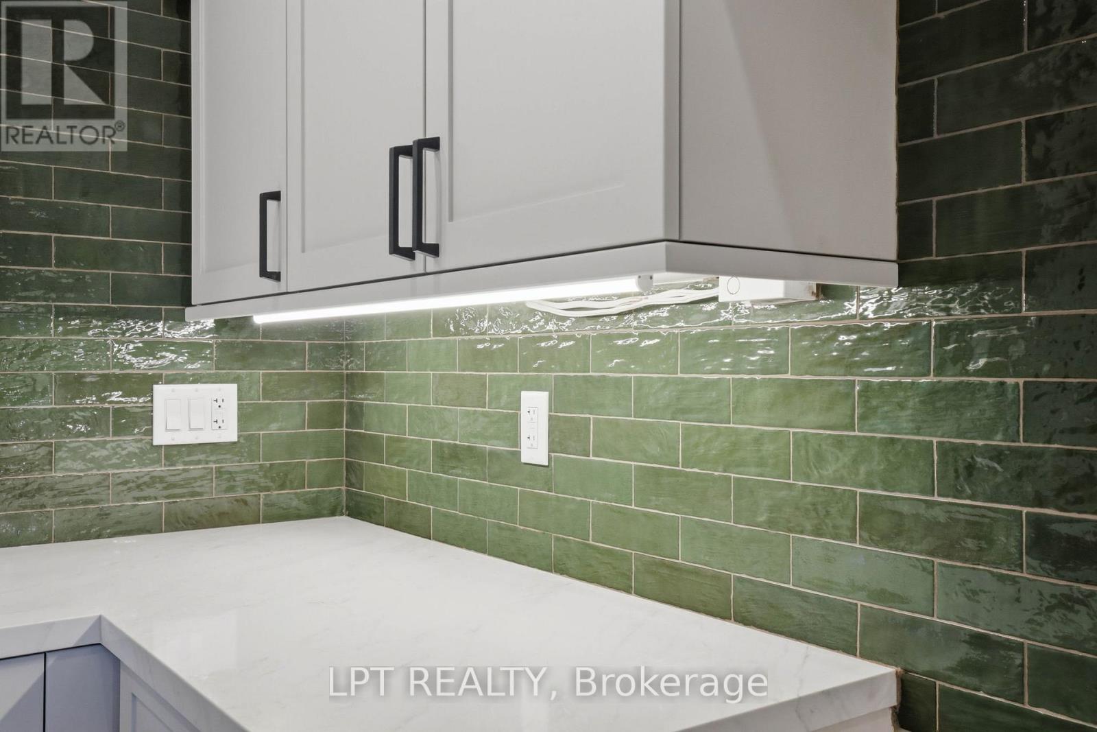 2523 TRILLIUM DRIVE - 22