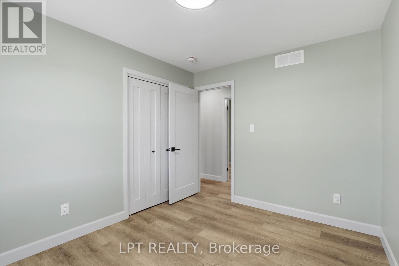 2523 TRILLIUM DRIVE - 31