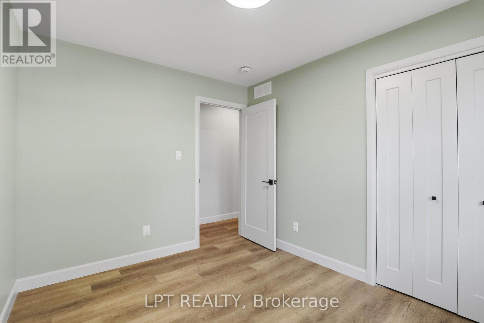 2523 TRILLIUM DRIVE - 35
