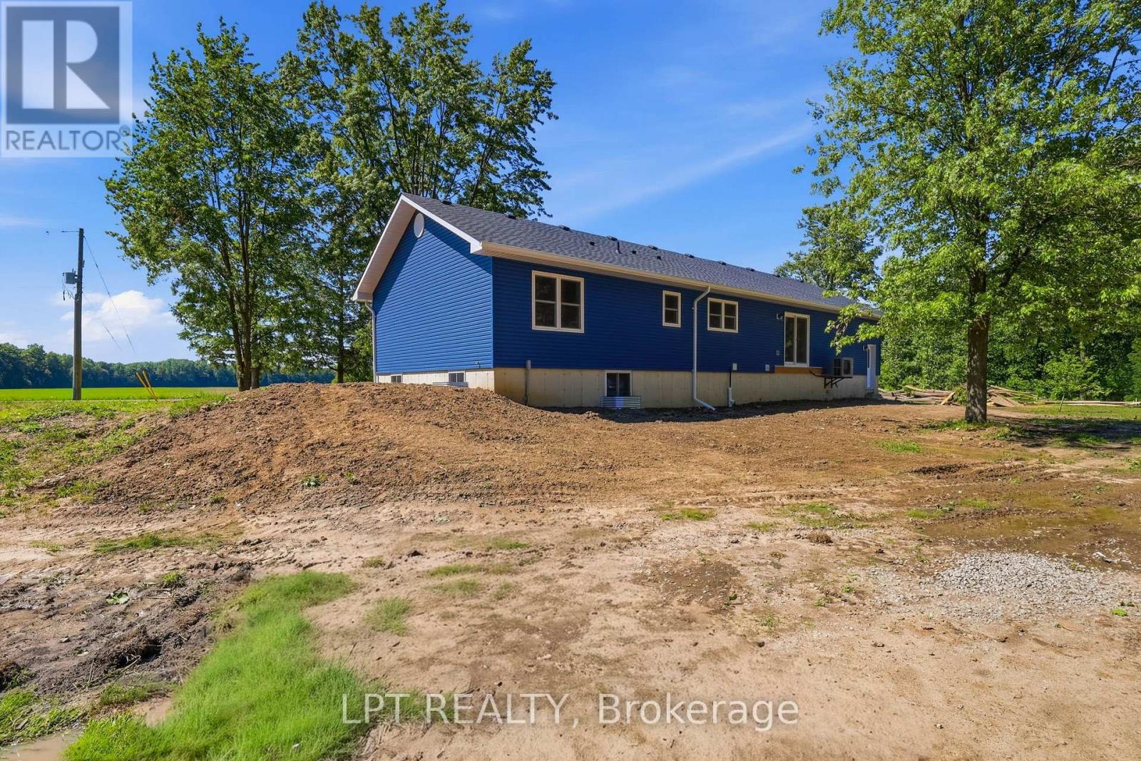 2523 TRILLIUM DRIVE - 40