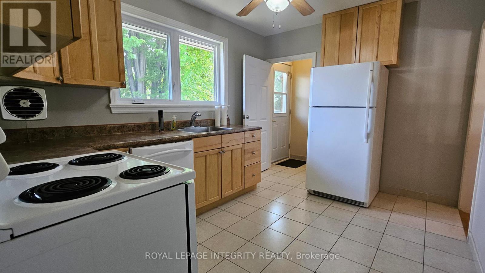 3 Bed, 1 Bath House for Rent in Ottawa – 1764 GAGE CRESCENT, Ottawa – MLS# X13454156 - Image 32