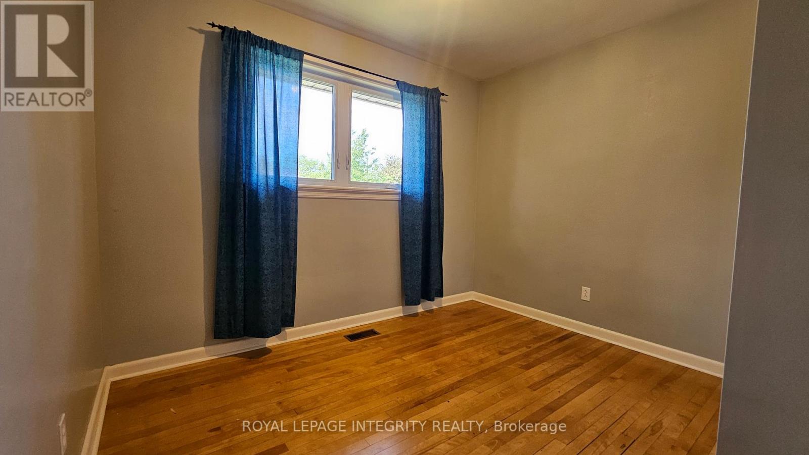 3 Bed, 1 Bath House for Rent in Ottawa – 1764 GAGE CRESCENT, Ottawa – MLS# X13454156 - Image 8