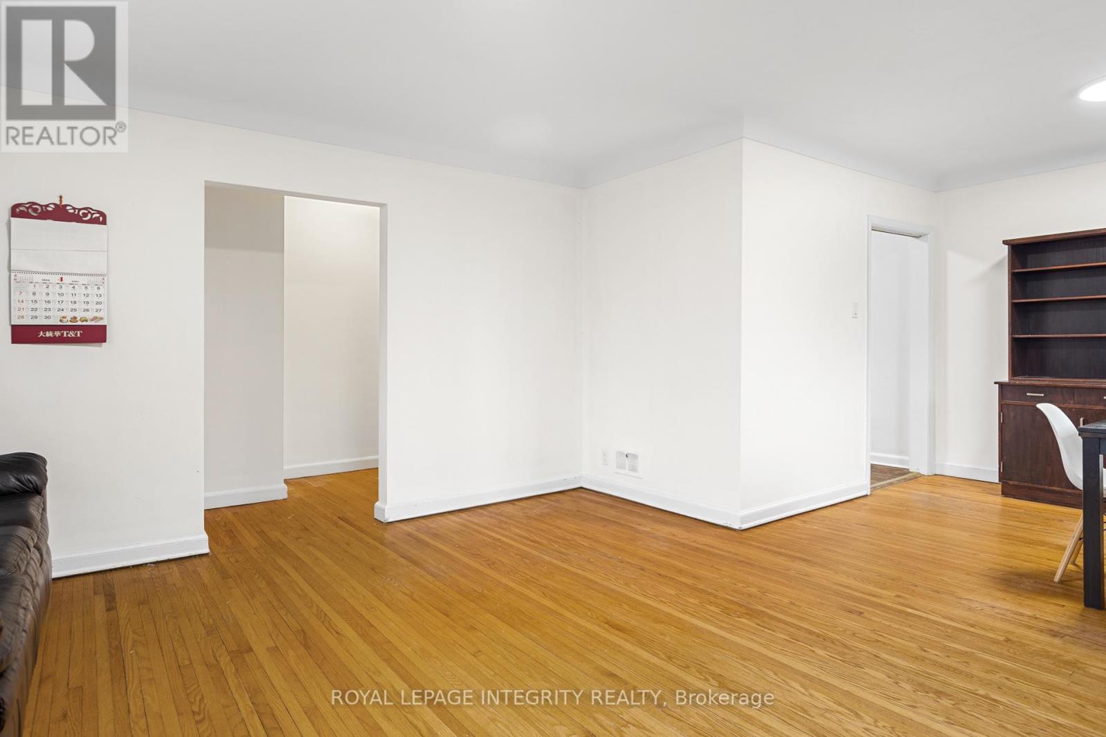 65 DAVID DRIVE - 22