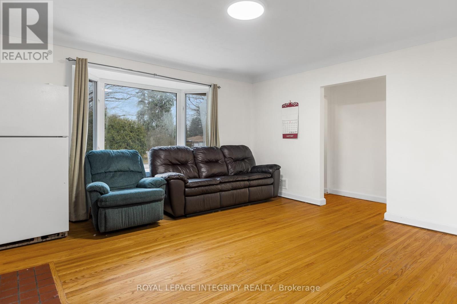 65 DAVID DRIVE - 23