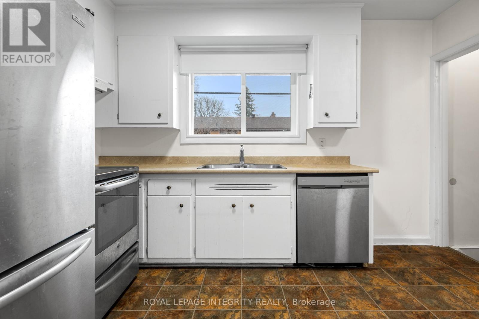 65 DAVID DRIVE - 26