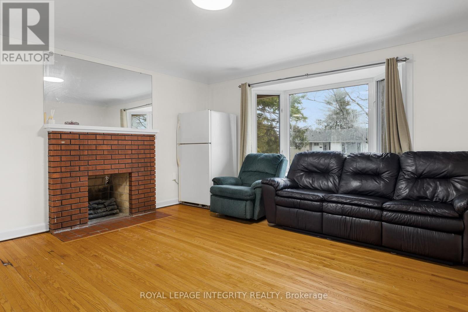 65 DAVID DRIVE - 31
