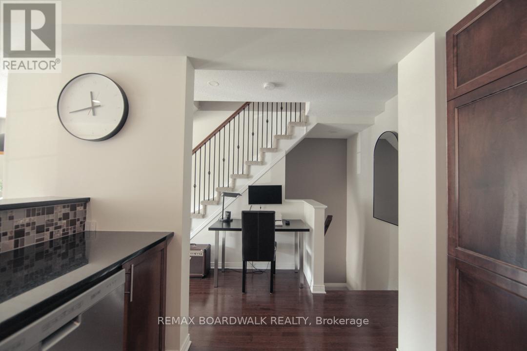 2 Bed, 2 Bath House for Sale in Ottawa – 382 CITIPLACE DRIVE, Ottawa – MLS# X13454206 - Image 16