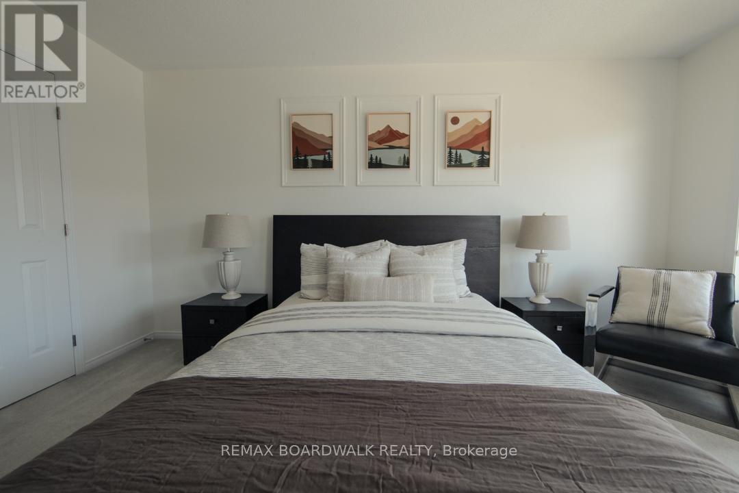 2 Bed, 2 Bath House for Sale in Ottawa – 382 CITIPLACE DRIVE, Ottawa – MLS# X13454206 - Image 32