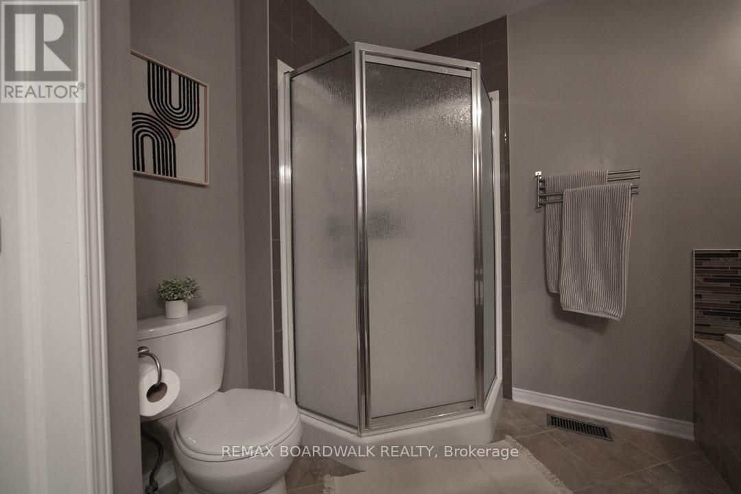 2 Bed, 2 Bath House for Sale in Ottawa – 382 CITIPLACE DRIVE, Ottawa – MLS# X13454206 - Image 38